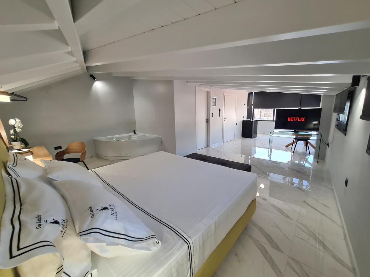 Ilia'S Luxury Suites - Adults Only Ксилокастро Экстерьер фото